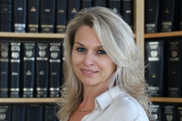 Greek Lawyer - Nicole Kosmidi