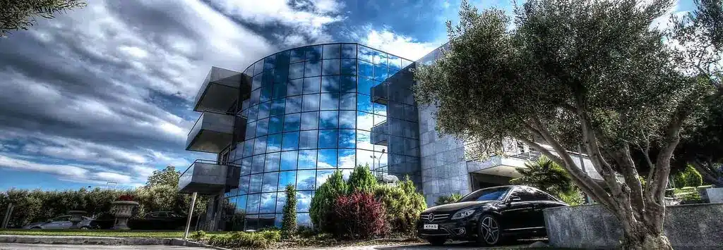 kpag-kosmidis-partner-hq-parkplatz